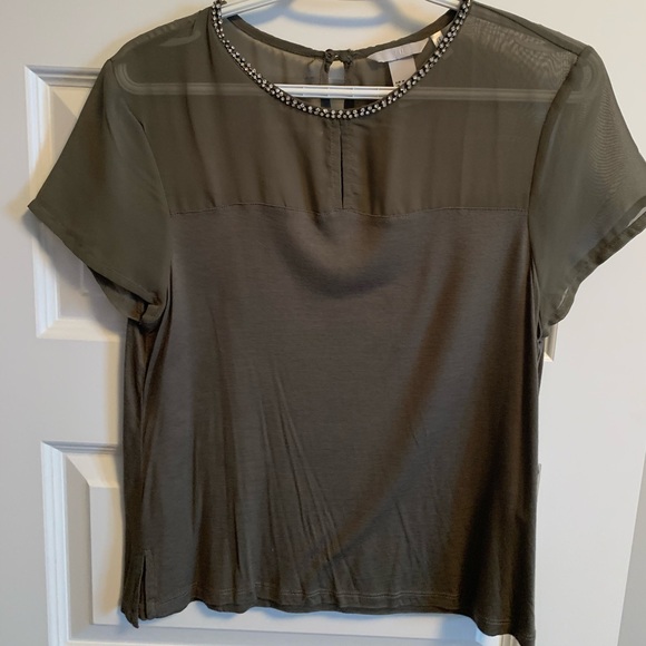 Olive Green dress shirt with pretty details - Picture 2 of 4